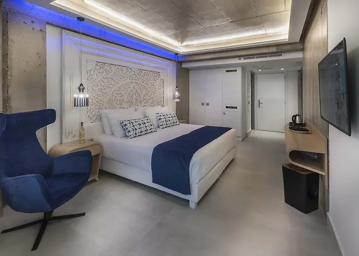 Готель Glaros Royal 4*