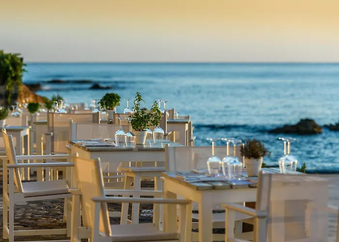 Ξενοδοχείο Glaros Royal 4*